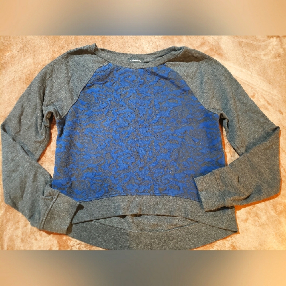 Rampage • women's sweater • size small